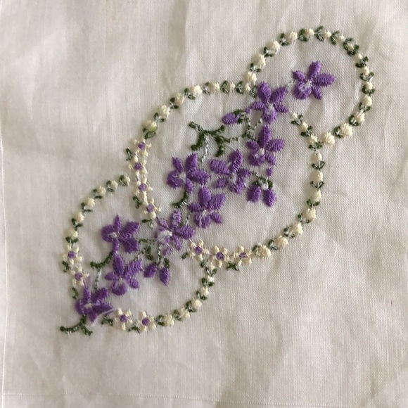 Extremely Elegant Cotton VTG Handkerchiefs Floral - Picture 4 of 14